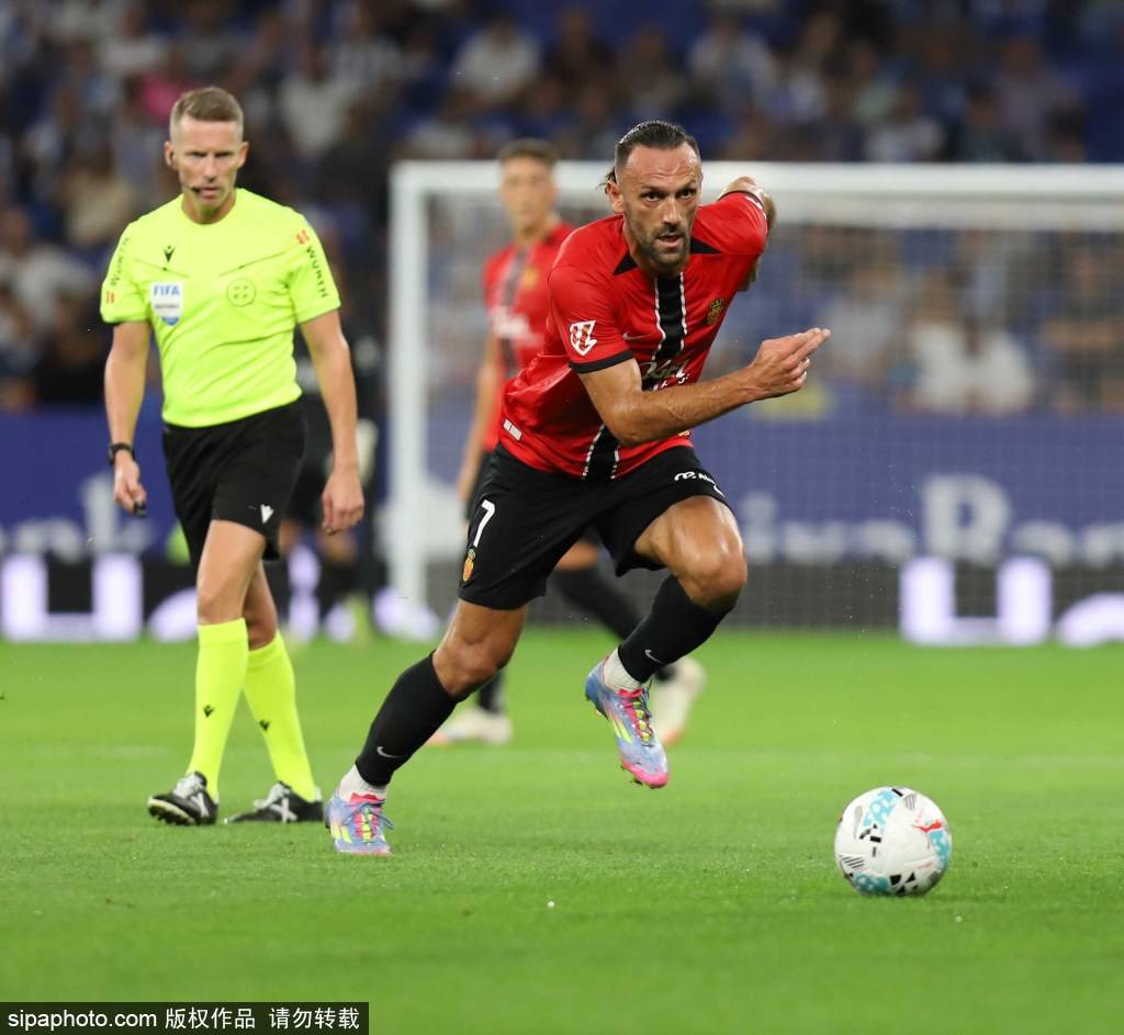 欧冠首轮前瞻：巴萨三叉戟出击，纽卡沃尔特马德能否破防？